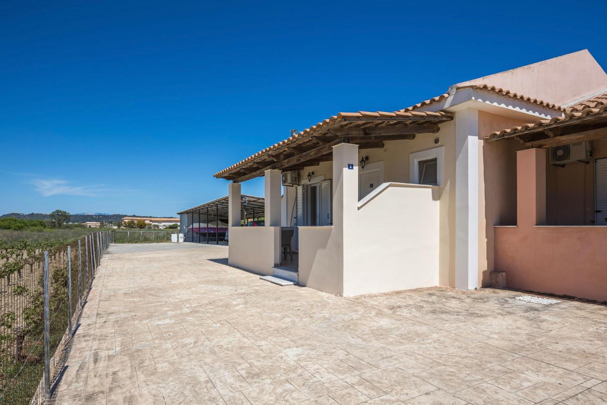 Varvarigos Village Apartment